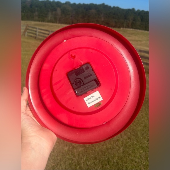 Vintage Winnie The Pooh Wall Clock Analog Nursery Decor Red Tigger Pooh Piglet - Picture 3 of 3